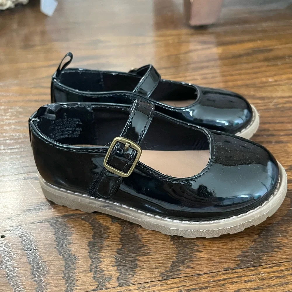 N/A stylish black